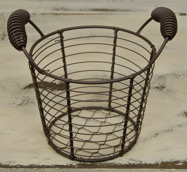 Small Rustic Chicken Wire Egg Basket Primitive Colonial Americana Sweet!!